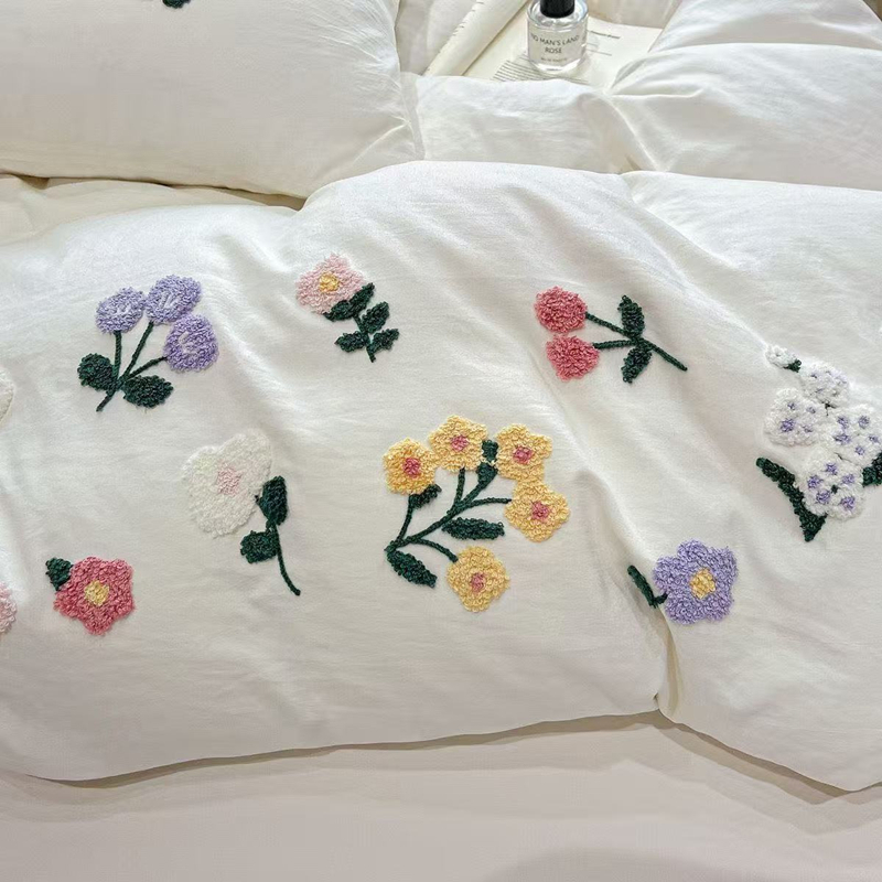 Aesthetic Floral Embroidery Du - огляд і ціна Aesthetic Floral Duvet Cover